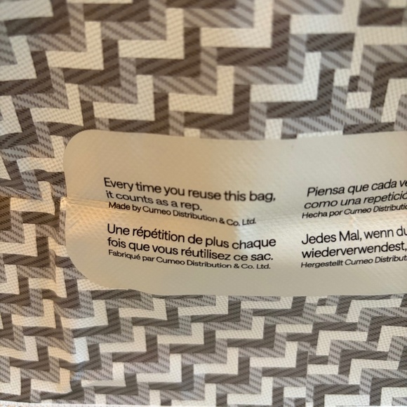 Lululemon shopping tote bag gray Large Holiday Design - Picture 4 of 4